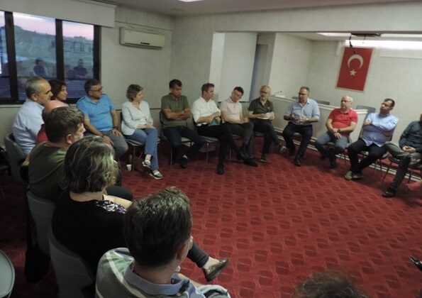 HEKİMLER İŞ BIRAKIYOR