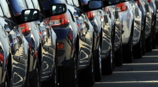OTOMOBİL VE HAFİF TİCARİ ARAÇ PAZARI YÜZDE 18,5 DARALDI