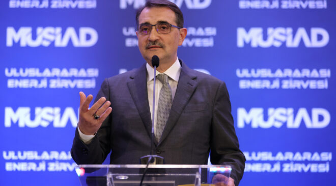 “KURULU GÜCÜ 100 BİN MEGAVATI GEÇEN BİR TÜRKİYE VAR”