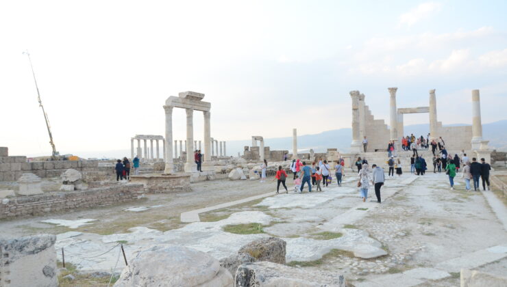 ANTİK KENTTE EZGİLER YANKILANDI