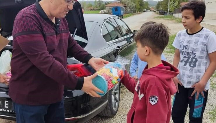 BAŞKAN ARSLAN BAYRAMDA GÖNÜLLERE DOKUNDU