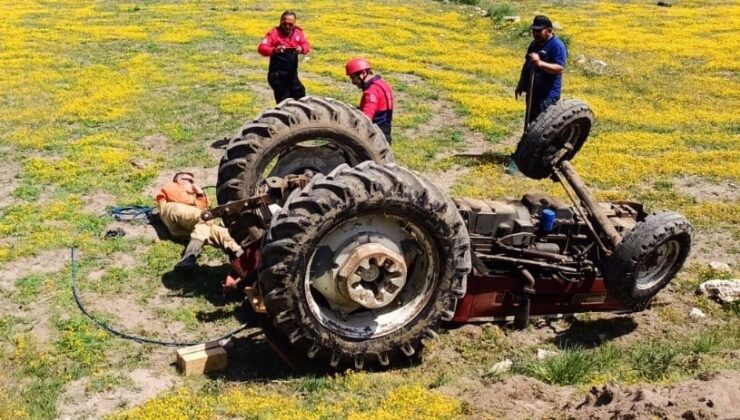 TARLADA ÇİFT SÜREN TRAKTÖR UÇURUMA YUVARLANDI: 1 ÖLÜ, 1 YARALI