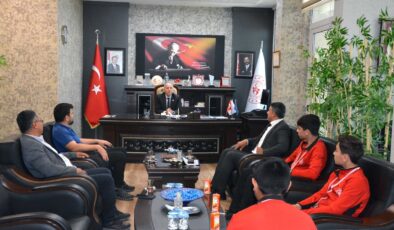 ŞAMPİYON GÜREŞÇİLER SEVİNÇLERİNİ İLMAN’LA PAYLAŞTI