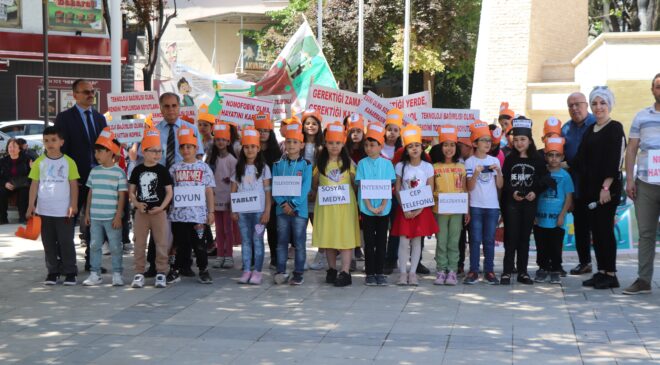 ÖĞRENCİLER PANDEMİDE ARTAN TEKNOLOJİ BAĞIMLIĞINA DİKKAT ÇEKTİ