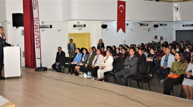 ANADOLU MEKTEBİ YAZAR OKUMALARI ÖĞRENCİLERLE BULUŞUYOR