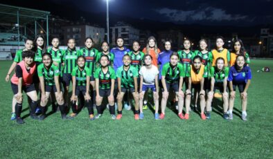 ŞAMPİYON HOROZKENTSPOR, FRANSA YOLCUSU