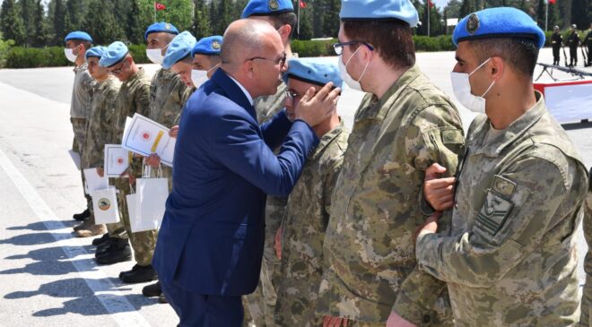 ENGELLİ BİREYLER 1 GÜNLÜĞÜNE DE OLSA ASKER OLMA SEVİNCİ YAŞADI