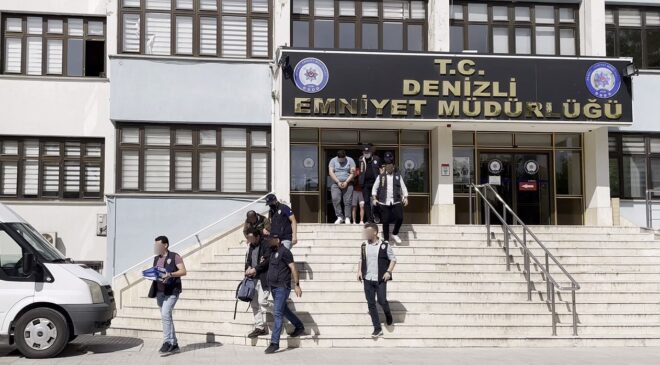 MOBİL BANKACILIK OYUNUYLA 10 MİLYONLUK VURGUN YAPTILAR