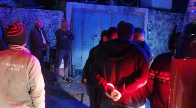 KROM MADENİNDE GÖÇÜK: 1 İŞÇİ MAHSUR KALDI