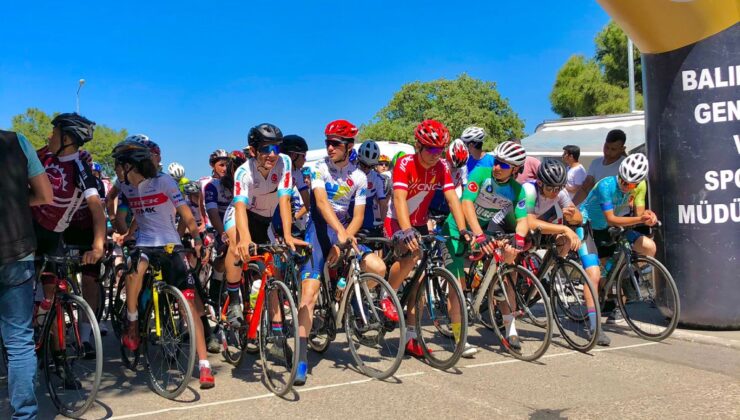 DENİZLİLİ BİSİKLETÇİLER PODYUMDA BOY GÖSTERDİ
