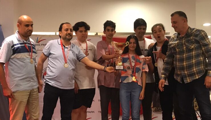 SATRANÇ YÖRE YARIŞMALARINDA DERECEYE GİRENLER ÖDÜLLENDİRİLDİ