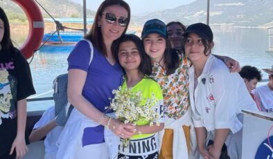 “ÖĞRETMEN ANNELERİMİZİN DE GÜNÜ KUTLU OLSUN”