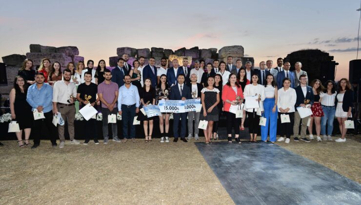 BAŞARILI GİRİŞİMCİLER ÖDÜLLENDİRİLDİ