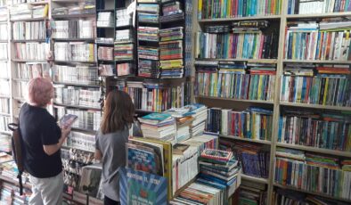 OKULLAR TATİL OLUNCA ÖĞRENCİLER KİTAPEVLERİNE KOŞTU