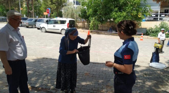 UNUTULAN ÇANTAYI 10 DAKİKADA TESLİM ETTİLER