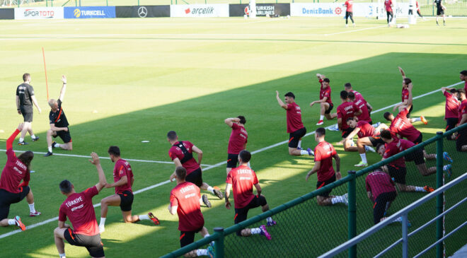 A MİLLİ FUTBOL TAKIMI FAROE ADALARI MAÇINA HAZIRLANIYOR