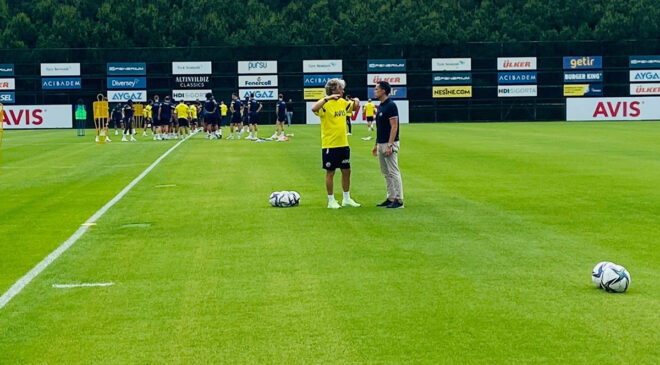 JORGE JESUS’TAN OYUNCULARA YAKIN TAKİP