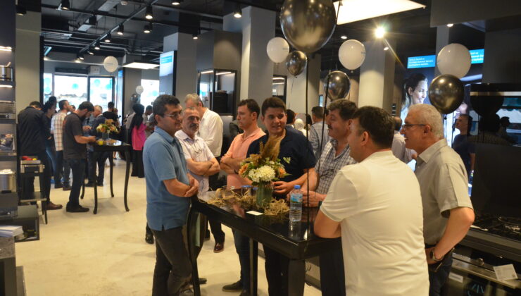 META PLAZA’DAN GÖRKEMLİ AÇILIŞ