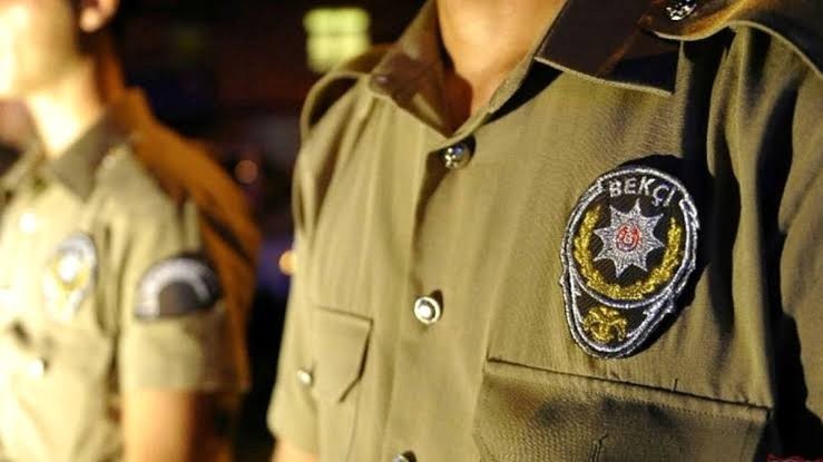 24 YIL ARANMASI OLAN HÜKÜMLÜ BEKÇİLERDEN KAÇAMADI