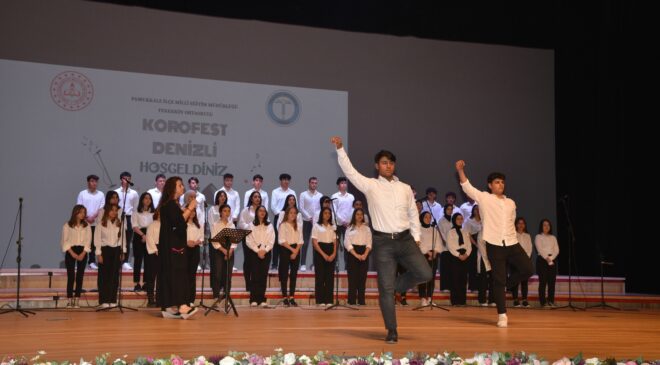 OKUL KOROLARI HÜNERLERİNİ SAHNELEDİ