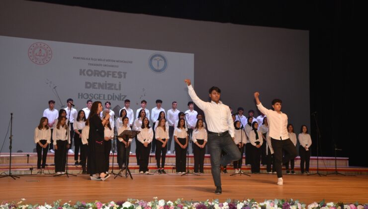 OKUL KOROLARI HÜNERLERİNİ SAHNELEDİ