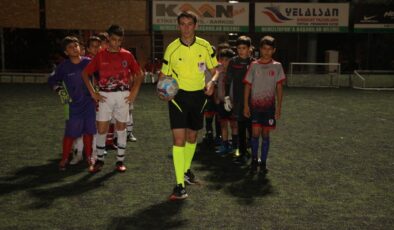 MİNİK YETENEKLER TURNUVADA BOY GÖSTERDİ