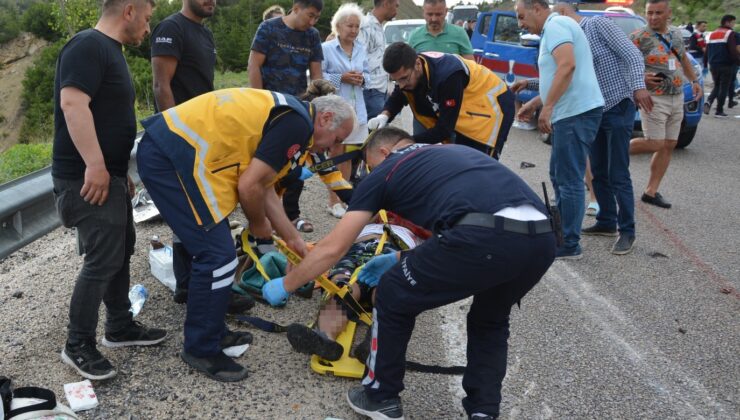 DENİZLİ’DEN ANTALYA’YA GİDEN TUR MİDİBÜSÜ DEVRİLDİ: 1 ÖLÜ, 22 YARALI