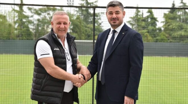 DENİZLİSPOR, MESUT BAKKAL İLE YOLA DEVAM EDİYOR