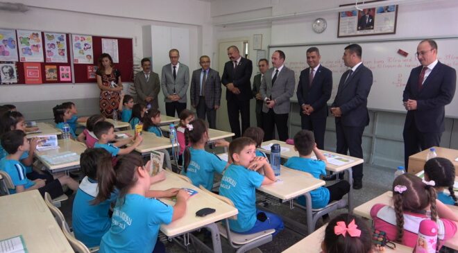 ÖĞRENCİLER KARNE HEYECANI YAŞADI