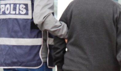 KURBANLARINI FARKLI YÖNTEMLE DOLANDIRAN BAĞIMLI TUTUKLANDI  