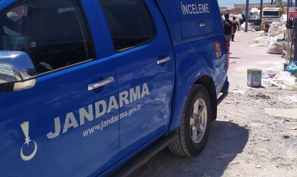 MERDİVENDEN DÜŞEN İNŞAAT İŞÇİSİ ÖLDÜ