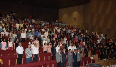 DENİZLİ TÜRKÜLERİNİ DEV ORKESTRA İLE SESLENDİRDİLER