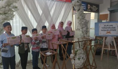 ÇINAR KİTAP KAHVE’DE KUR’AN-I KERİM’İ ÖĞRENDİLER