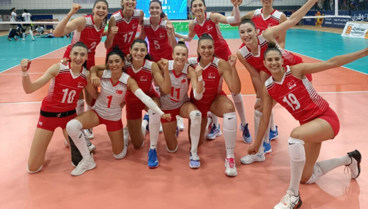KADIN MİLLİ VOLEYBOL TAKIMI YARI FİNALDE