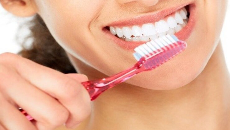 AĞIZ BAKIM SULARINDAKİ TEHLİKE: TAT ALMA DUYUSUNU ETKİLİYOR