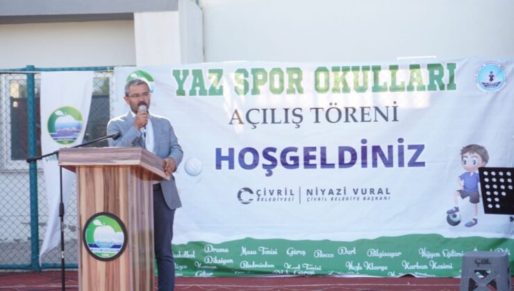 ÇİVRİL’DE YAZ SPOR OKULLARI ÇOCUK VE GENÇLERLE BULUŞTU