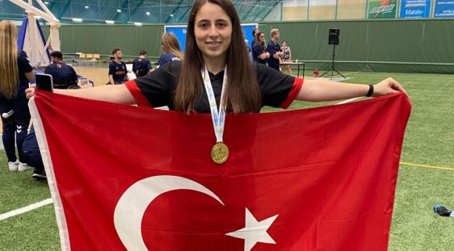 DENİZLİLİ BERFİN ALTIN MADALYANIN SAHİBİ OLDU