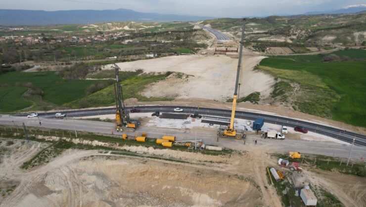 İZMİR İLE DENİZLİ’Yİ YAKINLAŞTIRACAK PROJEDE ÇALIŞMALAR SÜRÜYOR