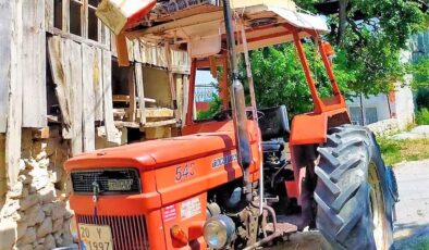 DOMUZ BEKLEMEK İÇİN TRAKTÖR KABİNİNE RANZA YAPTI