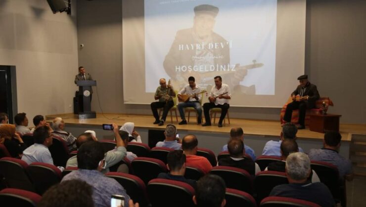 YAŞAYAN İNSAN HAZİNESİ HAYRİ DEV TÜRKÜLERLE ANILDI