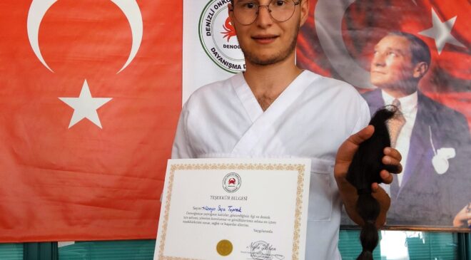 Genç eczacı gözü gibi baktığı saçını onkoloji hastaları için kestirdi