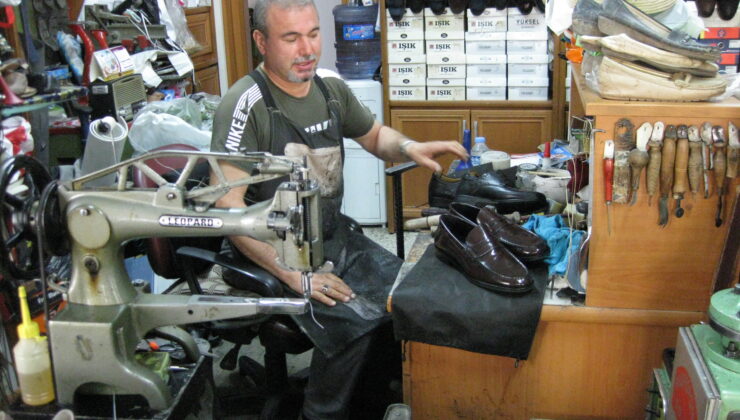 KUR ARTIŞI AYAKKABI TAMİRATLARINA OLAN TALEBİ ARTTIRDI