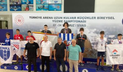 DENİZLİLİ YÜZÜCÜLER SİVAS’TA MADALYA TOPLADI