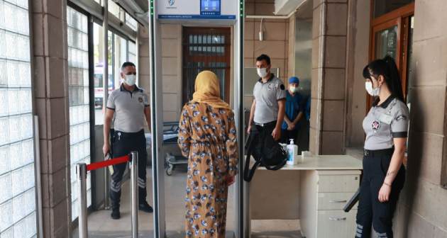 HASTANE GİRİŞLERİNE GÜVENLİK SİSTEMİ KURULACAK