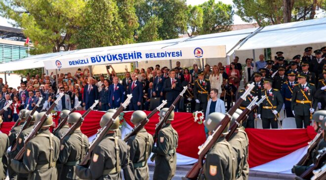 ZAFER BAYRAMININ 100’ÜNCÜ YILI TÖRENLE KUTLANDI