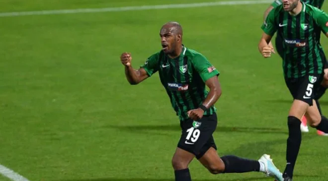 ESKİ DENİZLİSPORLU OSCAR ESTUPİNAN, HULL CİTY’Yİ SIRTLIYOR