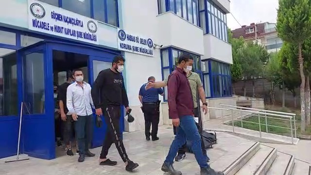 SANAYİ BÖLGESİNDE 10 KAÇAK GÖÇMEN YAKALANDI