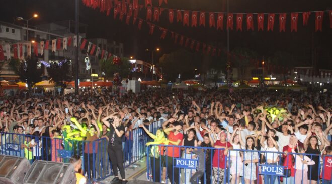 TUĞÇE KANDEMİR HAYRANLARINI DUYGULANDIRDI