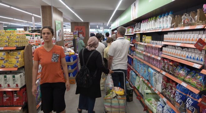 KOOPERATİF MARKETLERİNDE YOĞUNLUK