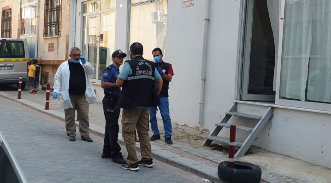 SEVGİLİSİNDEN OLUMSUZ CEVAP ALAN TEKSTİL İŞÇİSİ İŞYERİNDE ÖLÜ BULUNDU